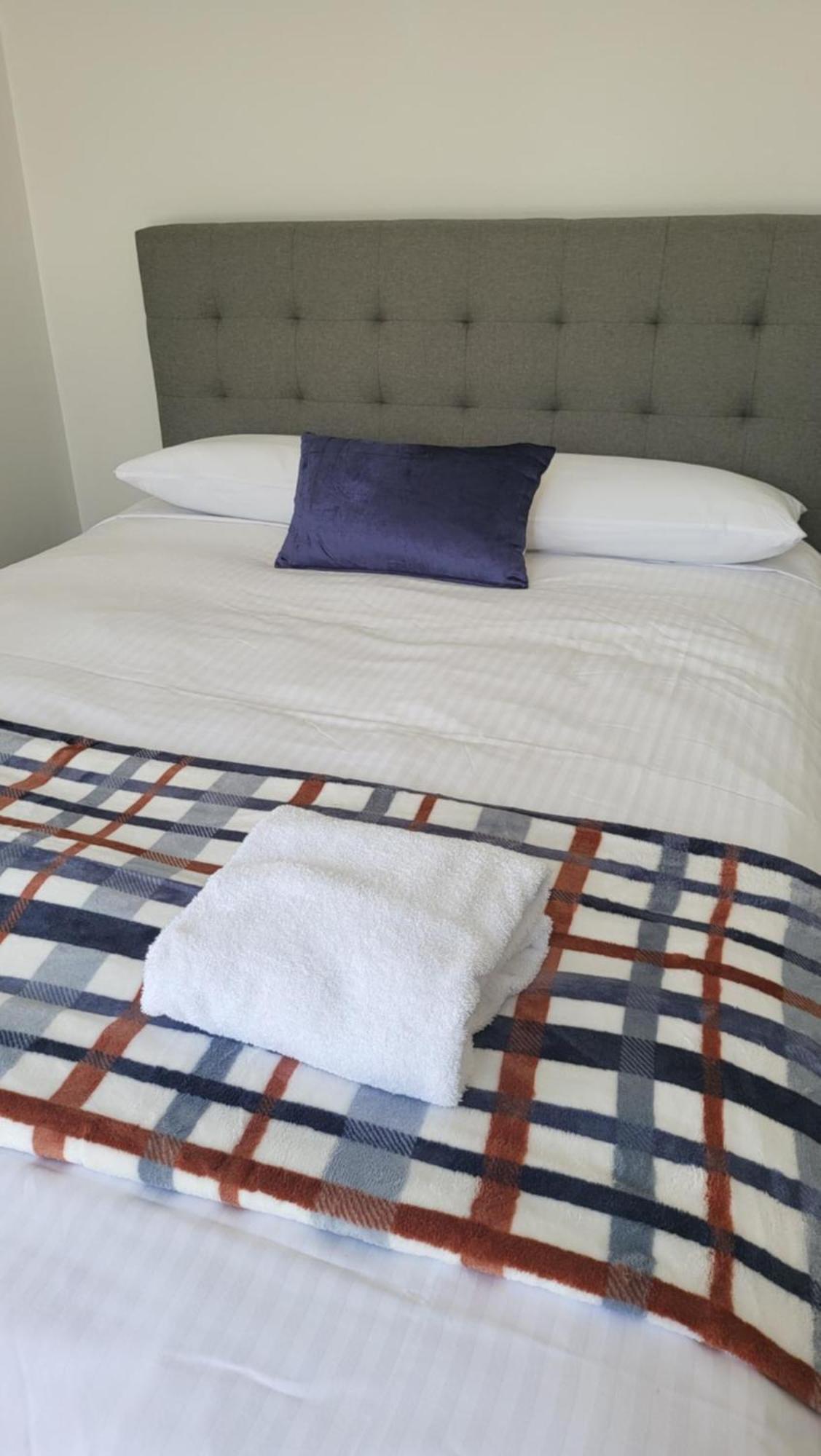 Husky 19 Beautifully Appointed Apartments - Great Location - In The Heart Of Husky 허스키슨 외부 사진