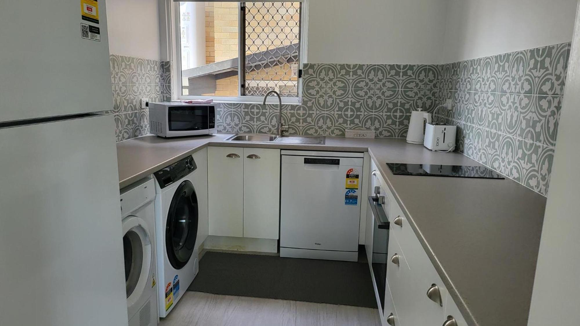 Husky 19 Beautifully Appointed Apartments - Great Location - In The Heart Of Husky 허스키슨 외부 사진